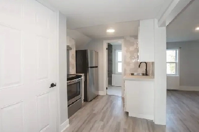 20 Patsy Ave, Welland - All Inclusive 2 Bedroom Upper Unit