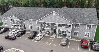 202-52 Brown Blvd, 2Bed/1Bath Northside w/Balcony, Avail Sept 1