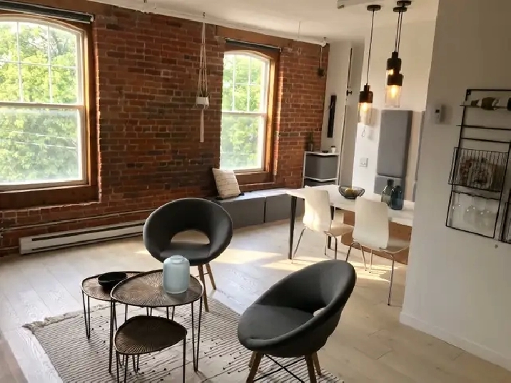 Loft lumineux 4 ½ tout inclus à St-Roch – dernier étage