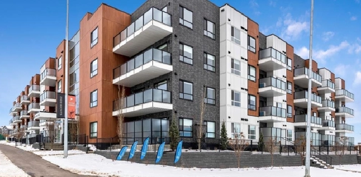 PRIVATE ROOM WITH PRIVATE BATH - NW Calgary