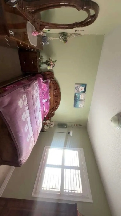 Room for girls only -Hughway 50/Valetian St