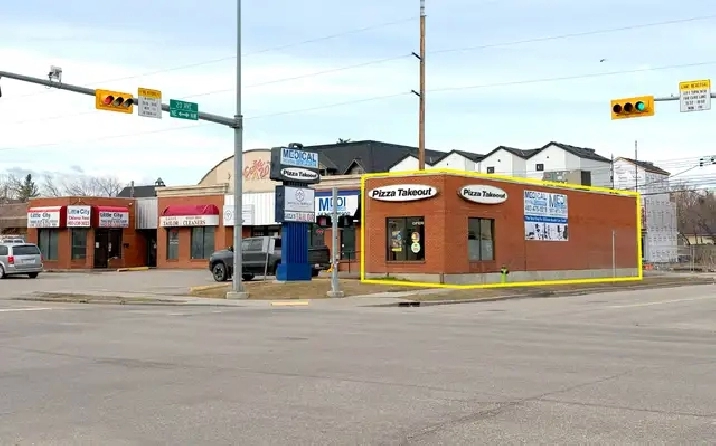Well-located Turnkey Pizza Take-Out Restaurant on Centre Street