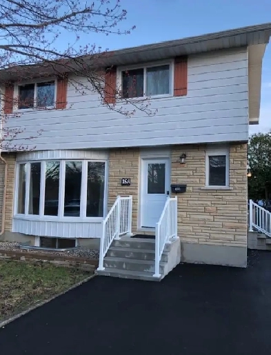 800$ Room Available for Summer Sublet May-Aug in Nepean