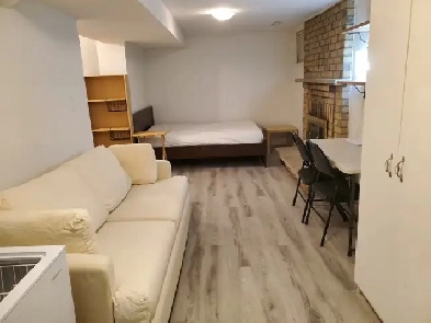 Batchelor basement apartment in Thornhill