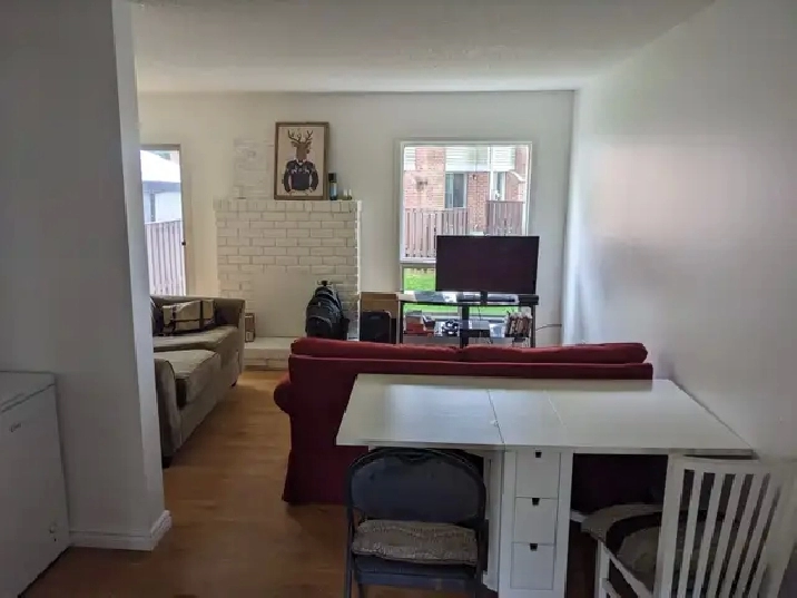 Student House for Rent! 10 Min Walk to UTM