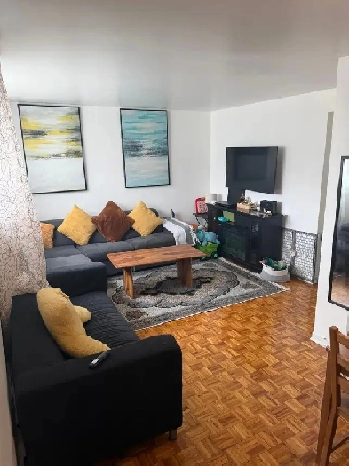 Grand 3 ½ demi-sous-sol lumineux – Emplacement de choix !