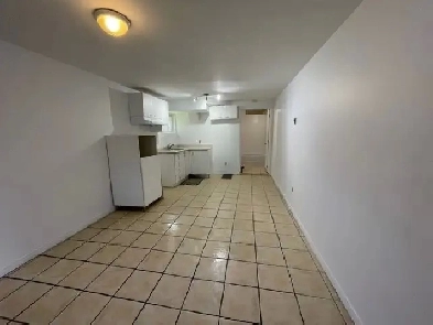 3 1/2 renovate near Cartier metro, Laval