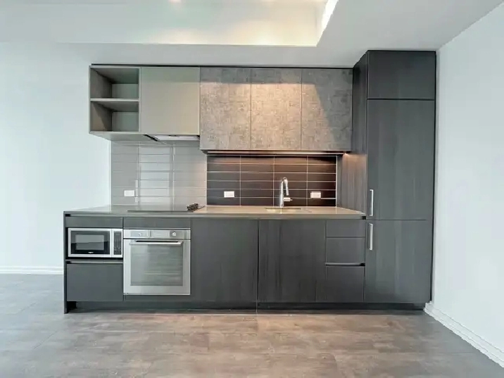 Vaughan TTC Subway - 1 bed condo with unobstructed views