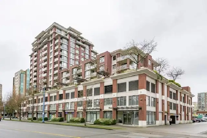 Top‑Floor 2‑Bed Condo in Richmond – 5933 Cooney Rd – $3150