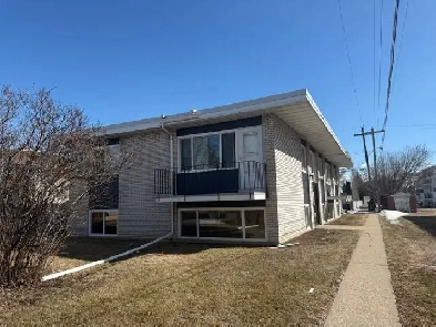 Apartment in Move‑in‑ready Bachelor Suite in Meadowlark