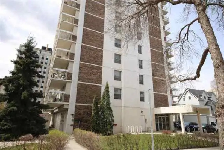 Apartment in 1 Bedroom Apartment in Oliver – Steps to Downtown