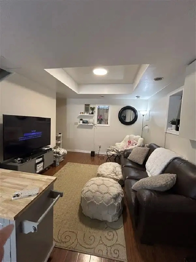 Beautiful 2 bed available, laundry and parking included