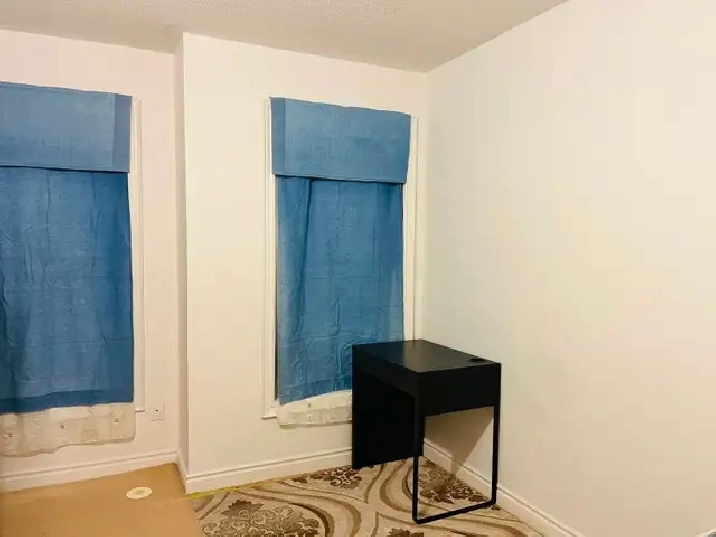 Furnished bed room for rent at HWY7 & Times Avenue $50 off for l