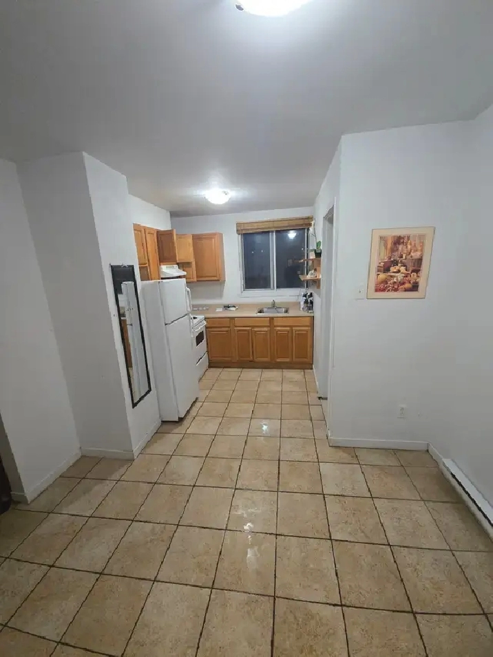 Beau 2 1/2 À LOUER – Libre- MÉTRO PARC