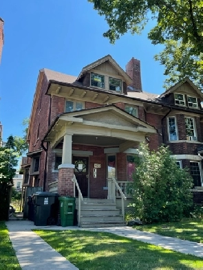 Annex Bright 2Bdrm/Deck on Palmerston Blvd June 1st