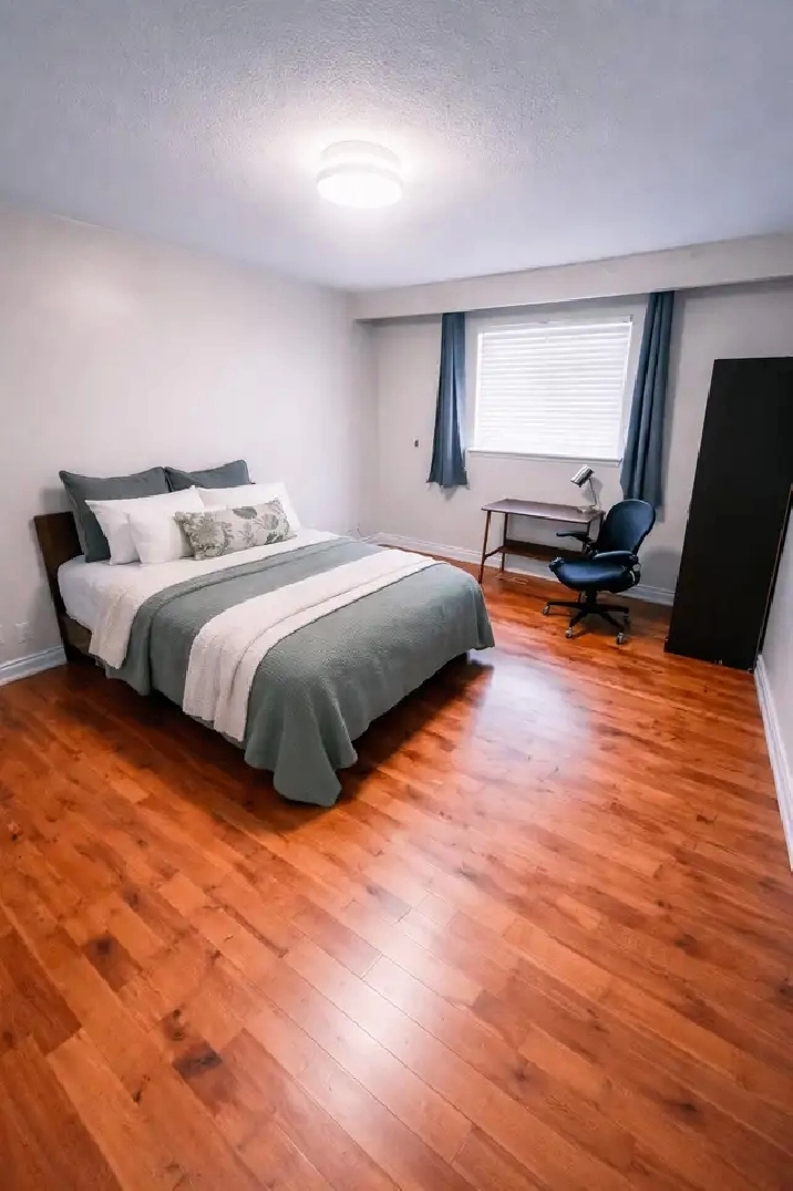 Spacious room for rent in Scarborough