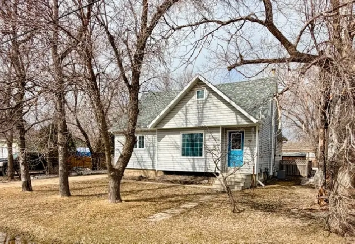 3  Bed | 2 Bath | 87 Gordon Avenue Elm Creek