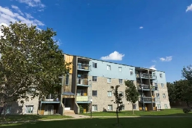 4 1/2 Charlesbourg Place Gros Pin libre ou juillet