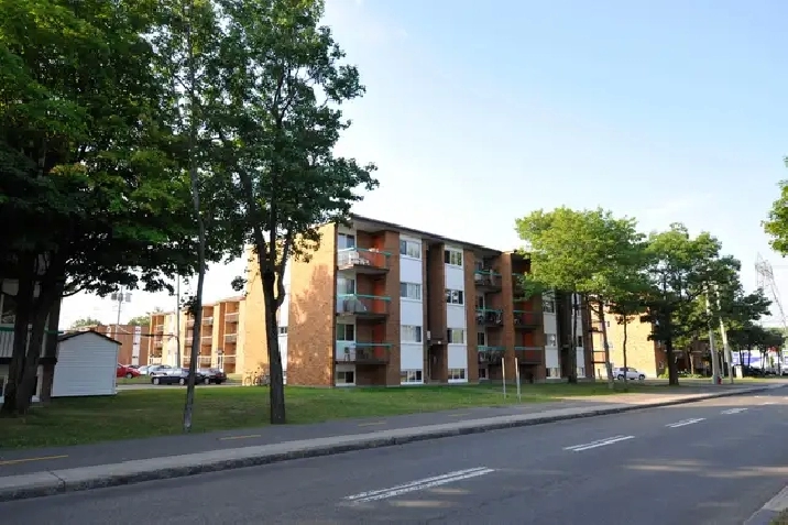 3 1/2 Ste-Foy - Tout inclus - près université - juillet