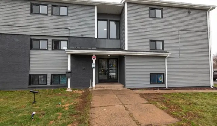 Fully Renovated Unit Available June 1!