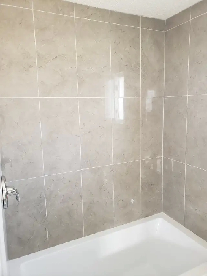 Whitehorn - Upper Level - 3 Bed   1.5 Bath