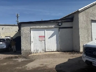 Commercial Unit for Rent: 1484-B Wall Street, Winnipeg, MB