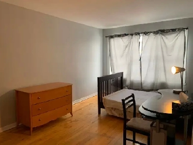 Chambre a louer TOUT INCLUS, Room for rent ALL INCLUDED BROSSARD