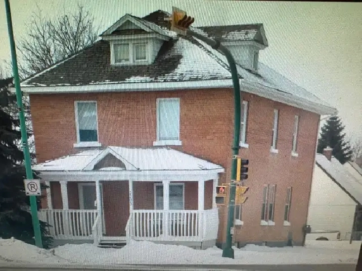 Small one bedroom suite on West Hill