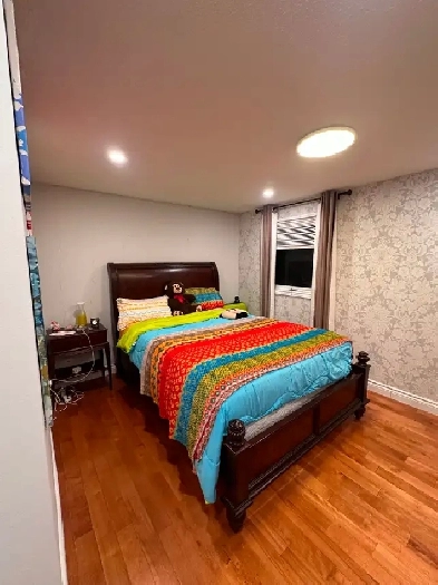 Room Rental Oshawa Near Transit & University – Private Bathr...
