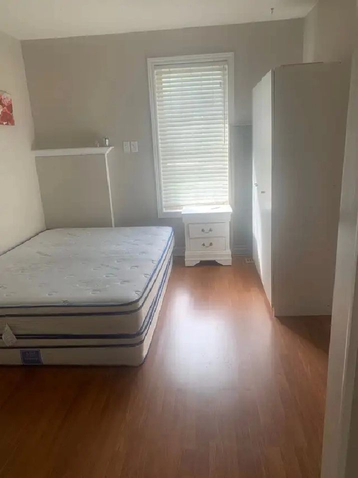 Room for Rent – Meadowlands – $700 All Inclusive – May 1