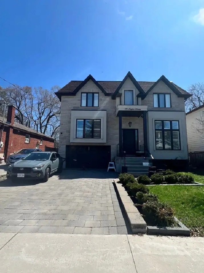 High ceiling Basement Pvt. room