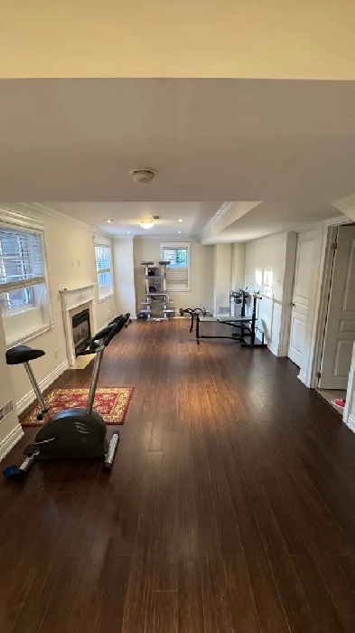 Bright 1-Bedroom Walkout in Prime Thornhill