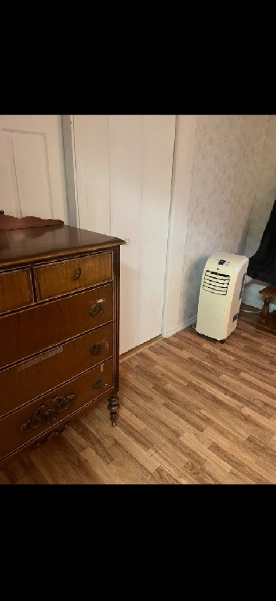 DALLAS HOME BEDROOM W/ENSUITE