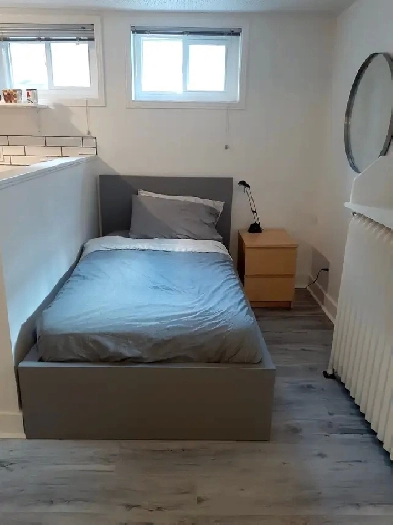 $1350 Fully-Furnished All Inclusive Studio Apartment (Hintonburg