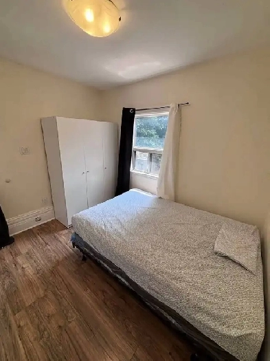 Furnished two bedroom apartment 15 minute walk from UofT and TMU