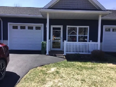 ONE LEVEL TOWNHOUSE FOR SALE