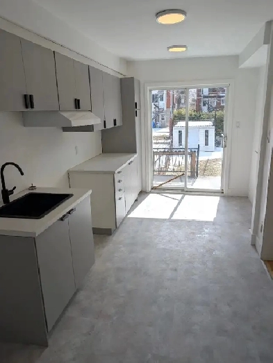 Dispo maintenant, Stationnement, logements 4 ½ à louer, Rénové