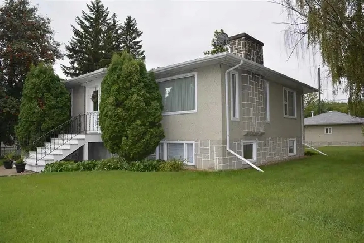 Fully furnished basement suites for $400