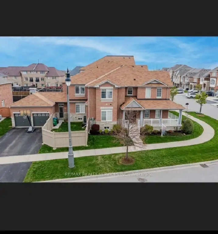 PRIVATE ROOM/SHARING FOR RENT