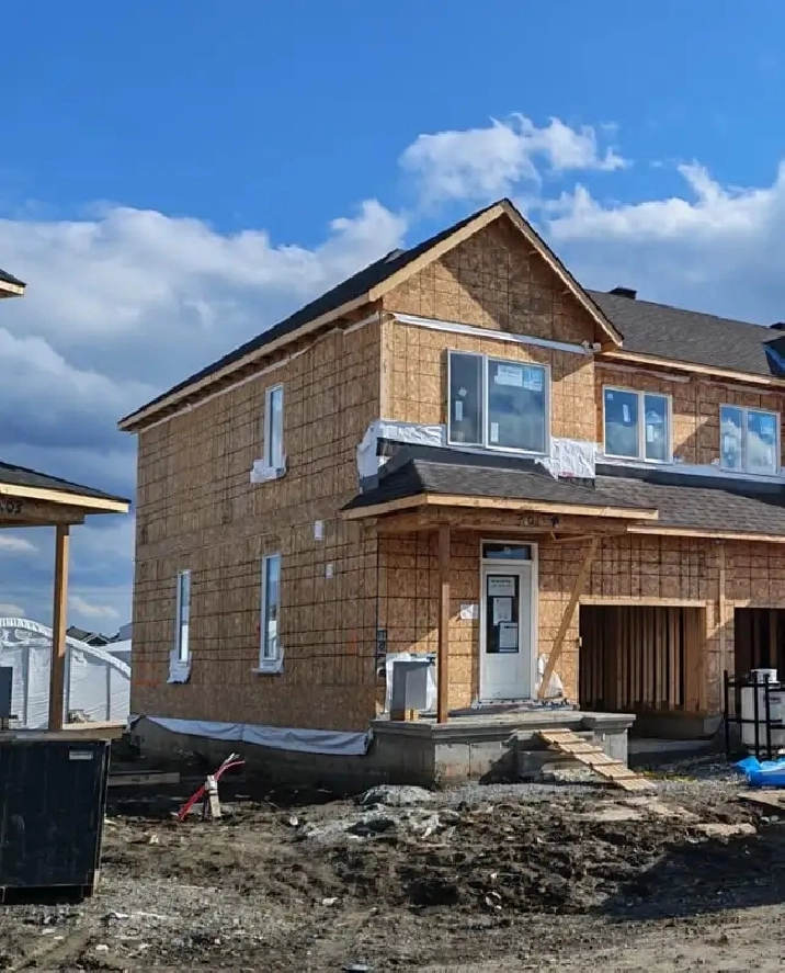 For Lease in Richmond | New End‑Unit Townhouse on Haflinger Row