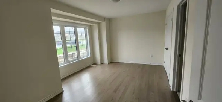 Studio   1 Bed Unit w/ 2 Baths – Kennedy & Mayfield