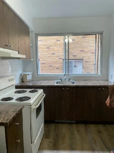 SUPERBE 2 1/2 DISPONIBLE IMMÉDIATEMENT DANS LA PETITE-PATRIE