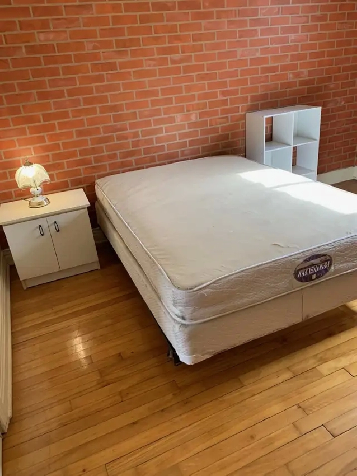 Chambre non loin du métro L'Assomption (5-10 minutes)