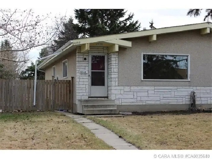 Charming 3 Bed Duplex Close to Schools in Lacombe-Avail June 1