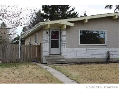 Charming 3 Bed Duplex Close to Schools in Lacombe-Avail June 1