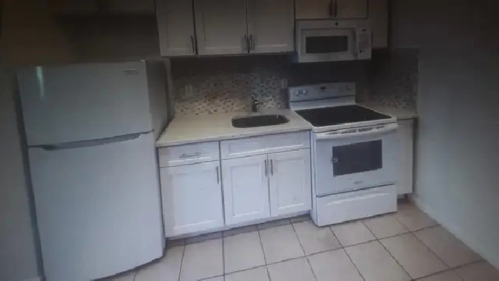 1 Bedroom Walkout basement Apartment Toronto, utilities included