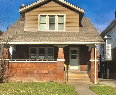 Student Rooms Available – 4-Min Walk to U Windsor | Utilities In