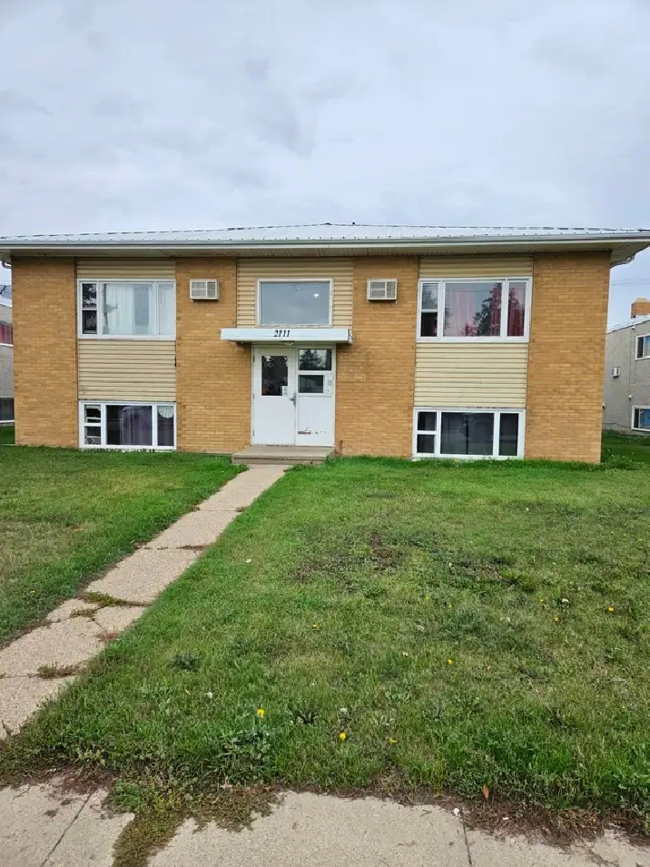 Bachelor and 1 Bedroom Apartment 7th Street East near Preston Av