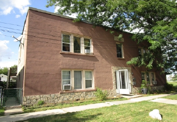 1 BDRM   DEN IN WALKERVILLE FOR RENT