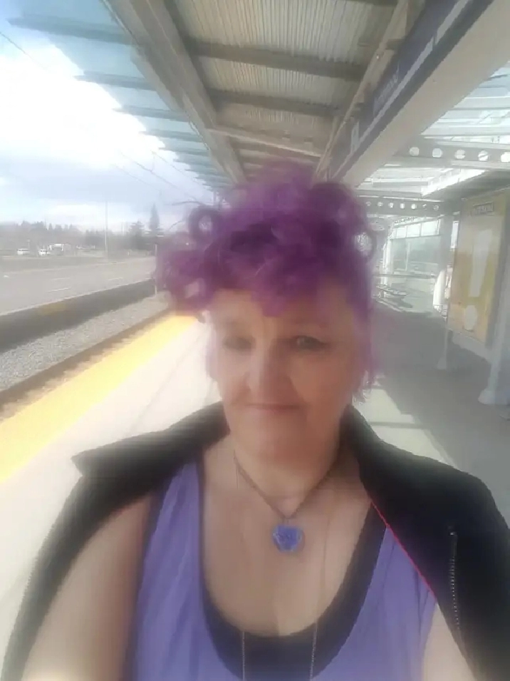 My well behaved dog & I are looking 4 a room 2 rent 4 a yr.